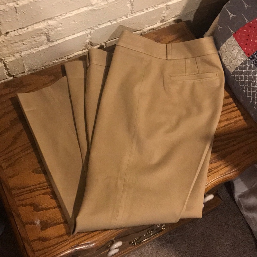 Banana republic tan size 6 Sloan plants!